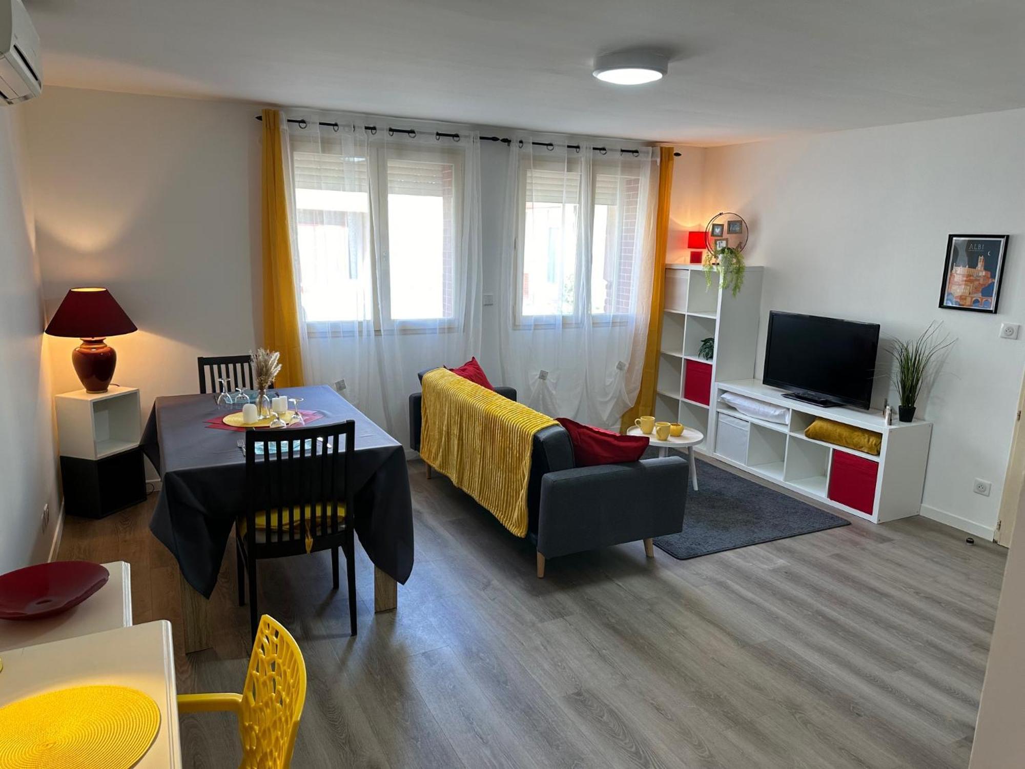 Hotel Chiffre Альби Экстерьер фото