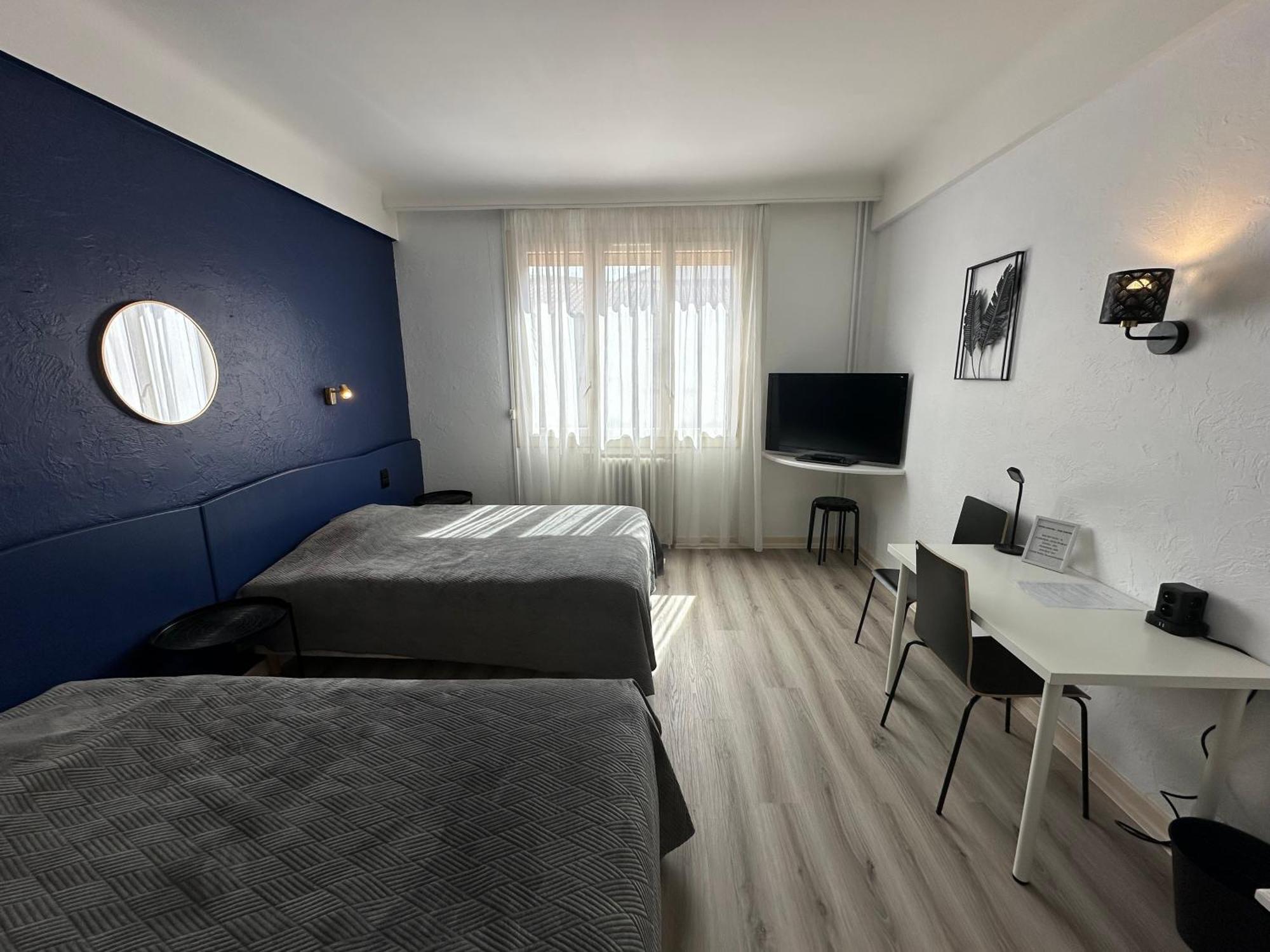 Hotel Chiffre Альби Экстерьер фото
