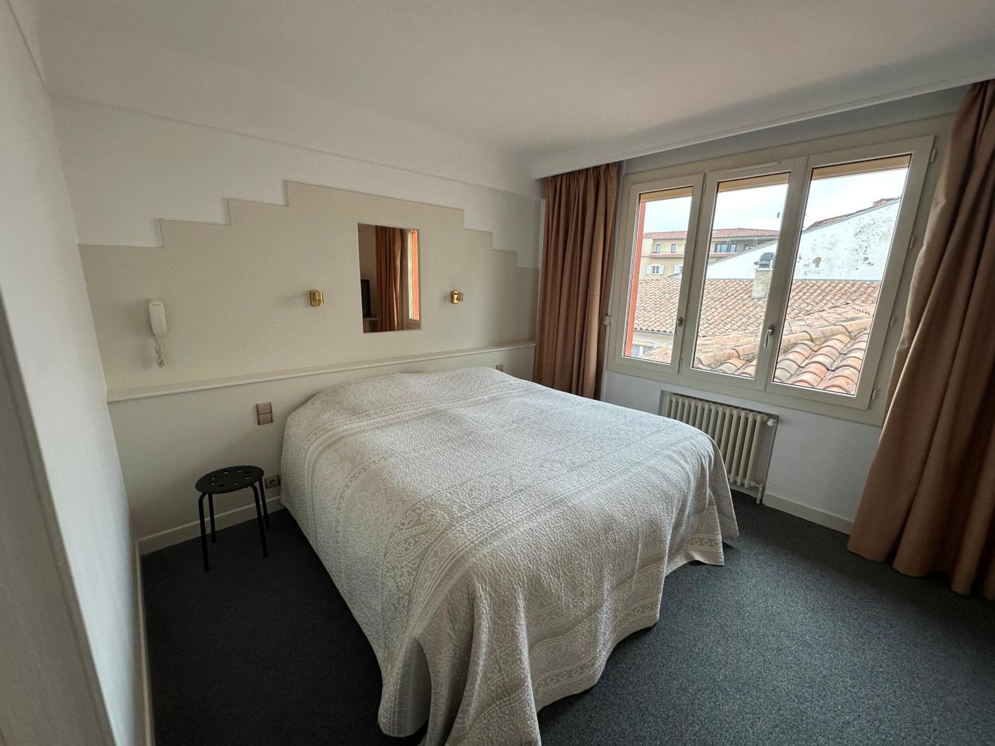 Hotel Chiffre Альби Номер фото