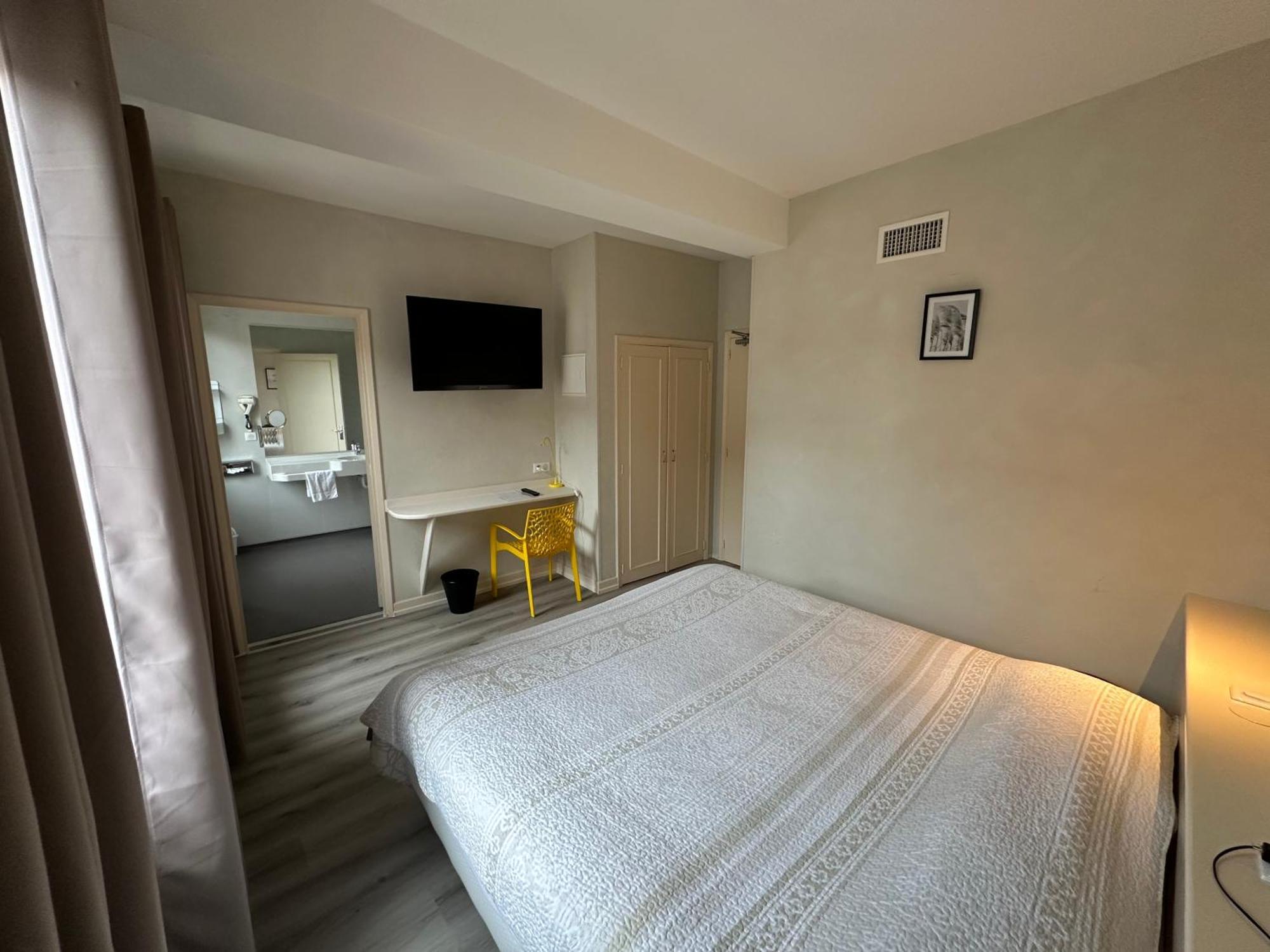 Hotel Chiffre Альби Номер фото
