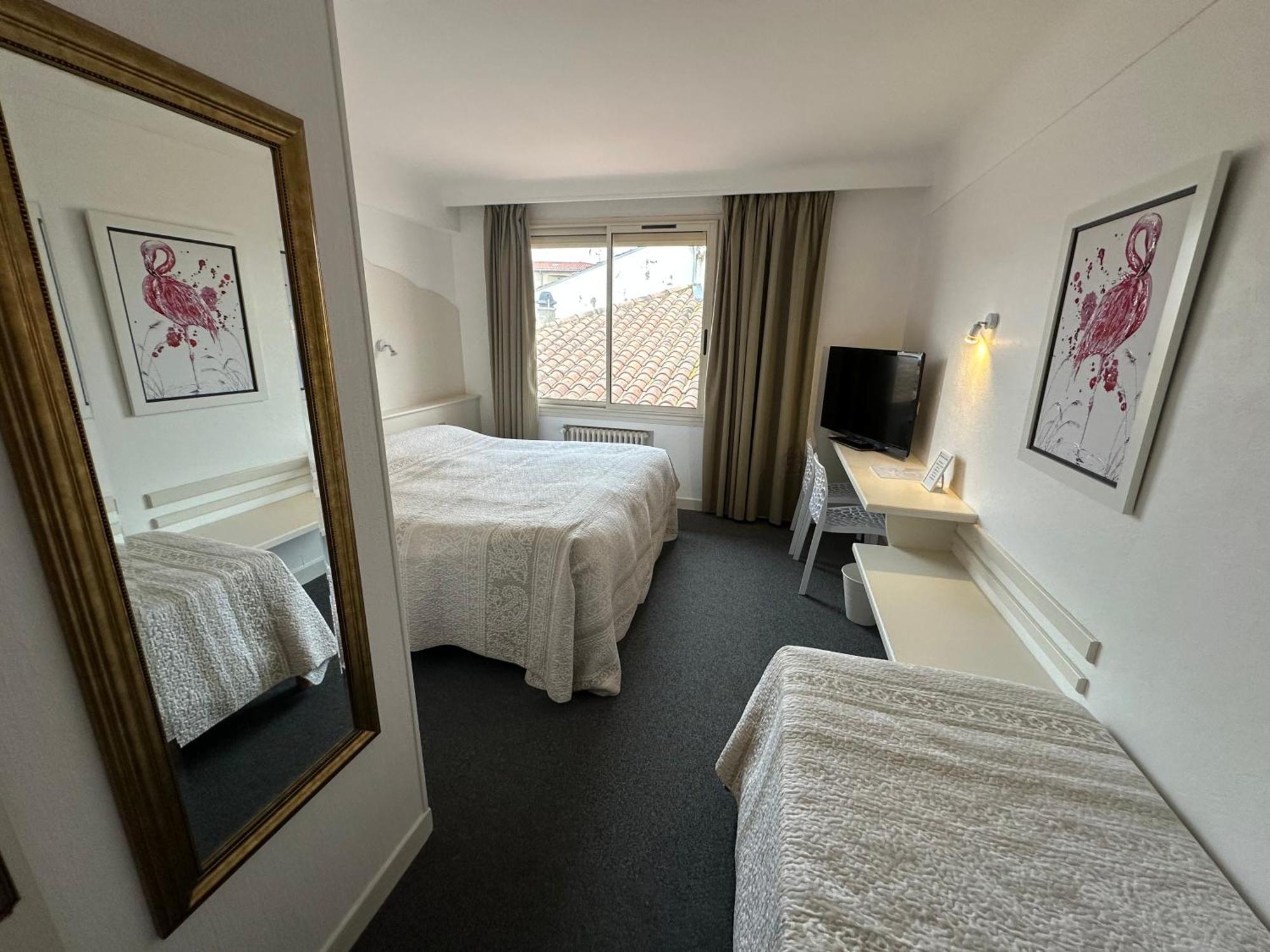 Hotel Chiffre Альби Экстерьер фото