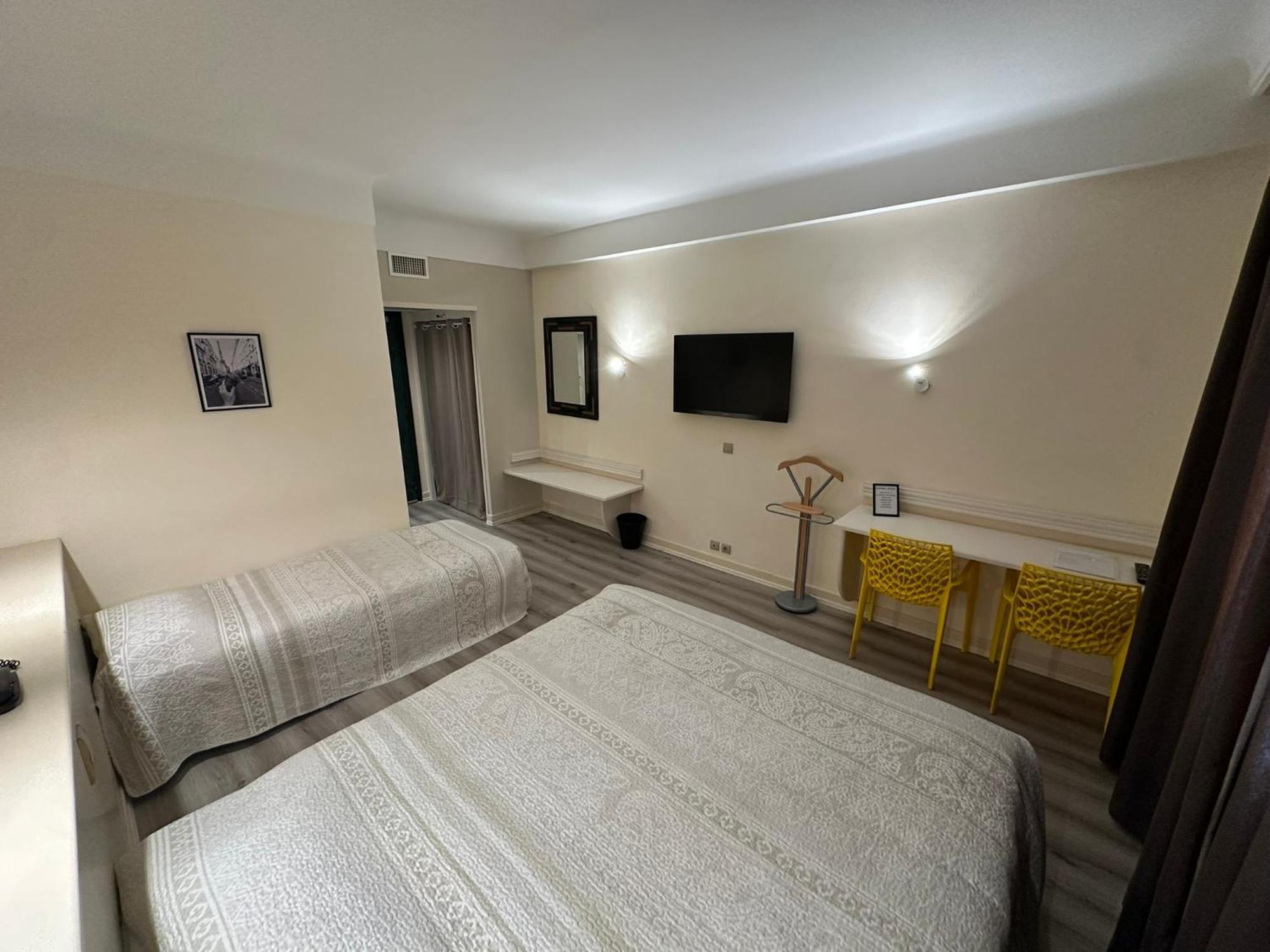 Hotel Chiffre Альби Экстерьер фото