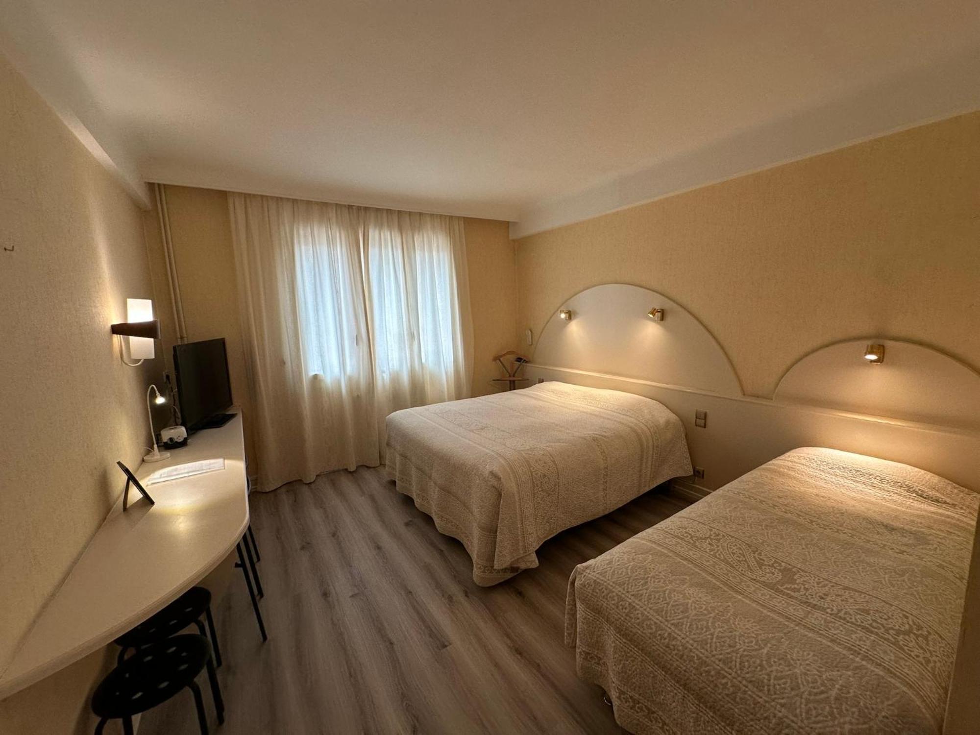 Hotel Chiffre Альби Номер фото