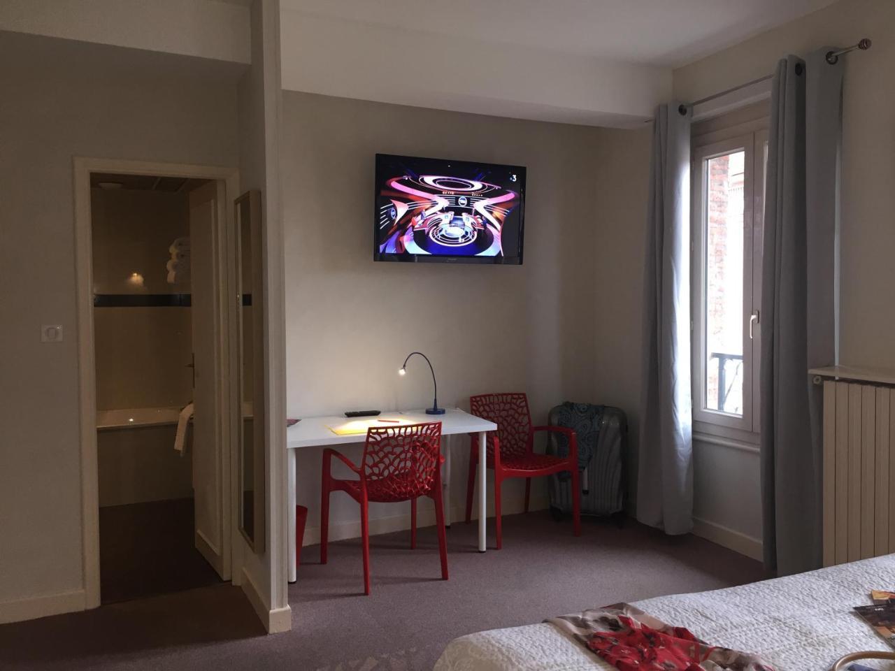Hotel Chiffre Альби Экстерьер фото